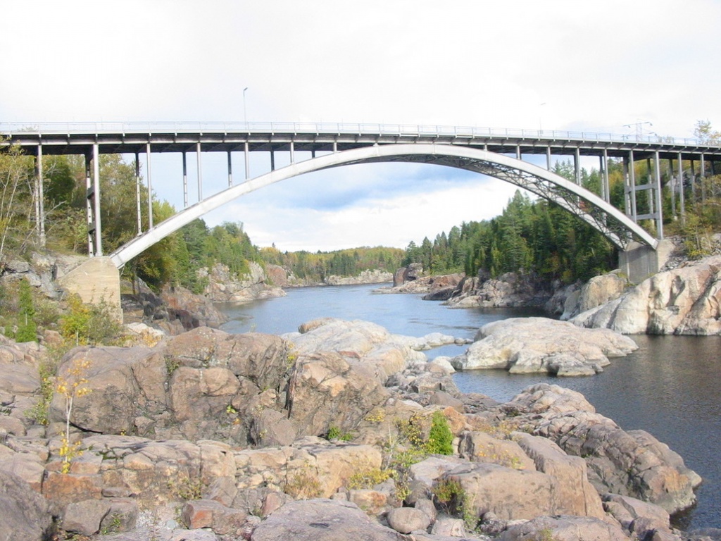 Алюминиевый мост в Арвиде (1).JPG